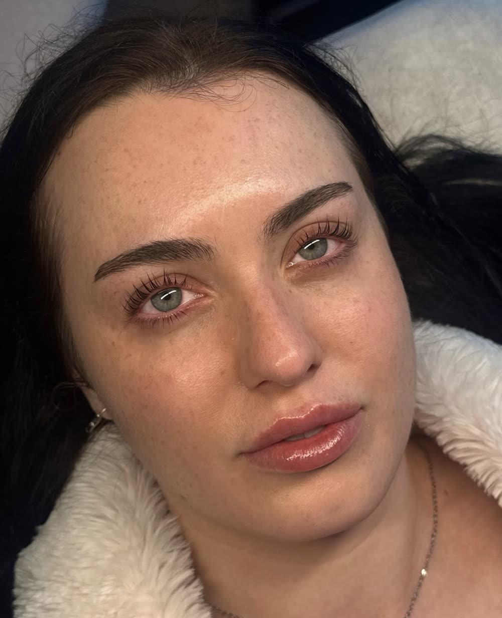 Client after a Korean lash lift and lash tint
